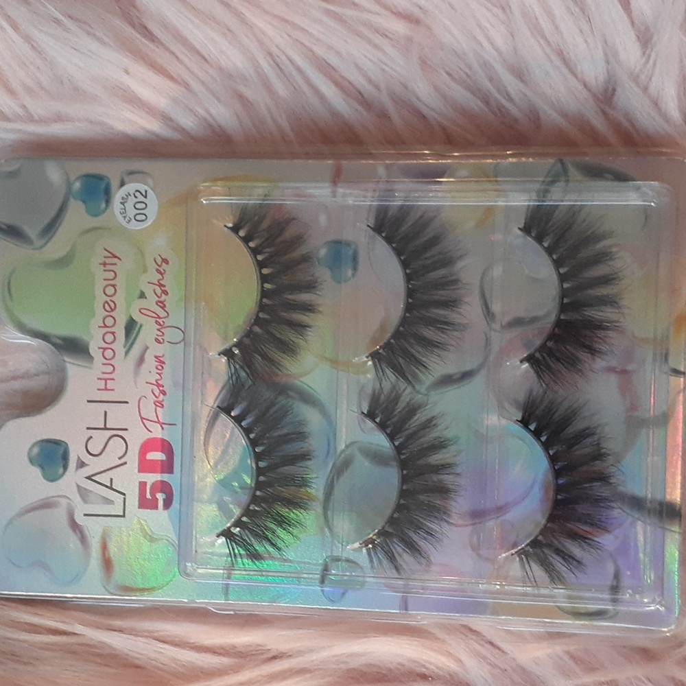 New Listing!! Brand New LASH HUDABEAUTY 5D False Eyelashes- 3 PR.